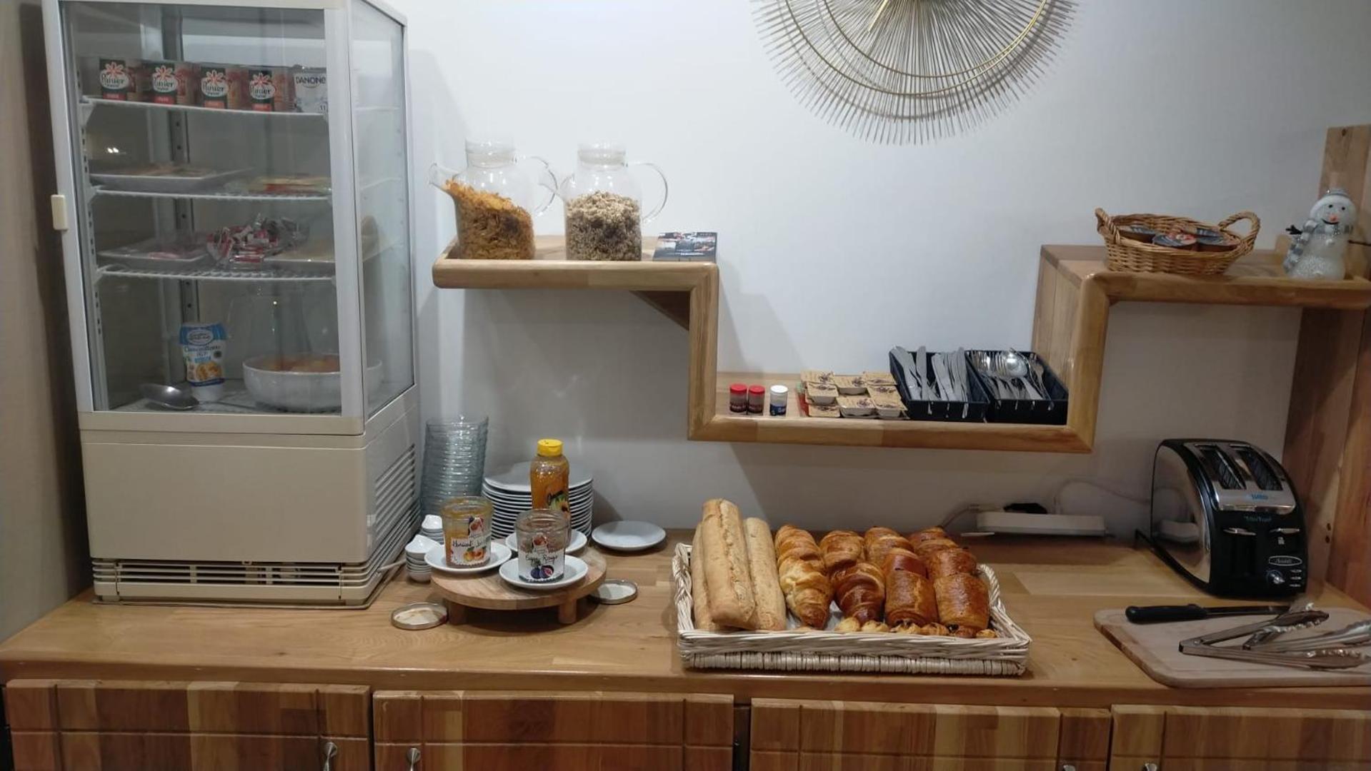 Contact Hotel Foch بُيزانكون المظهر الخارجي الصورة